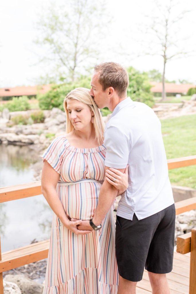 Maternity pictures St. Charles, Missouri