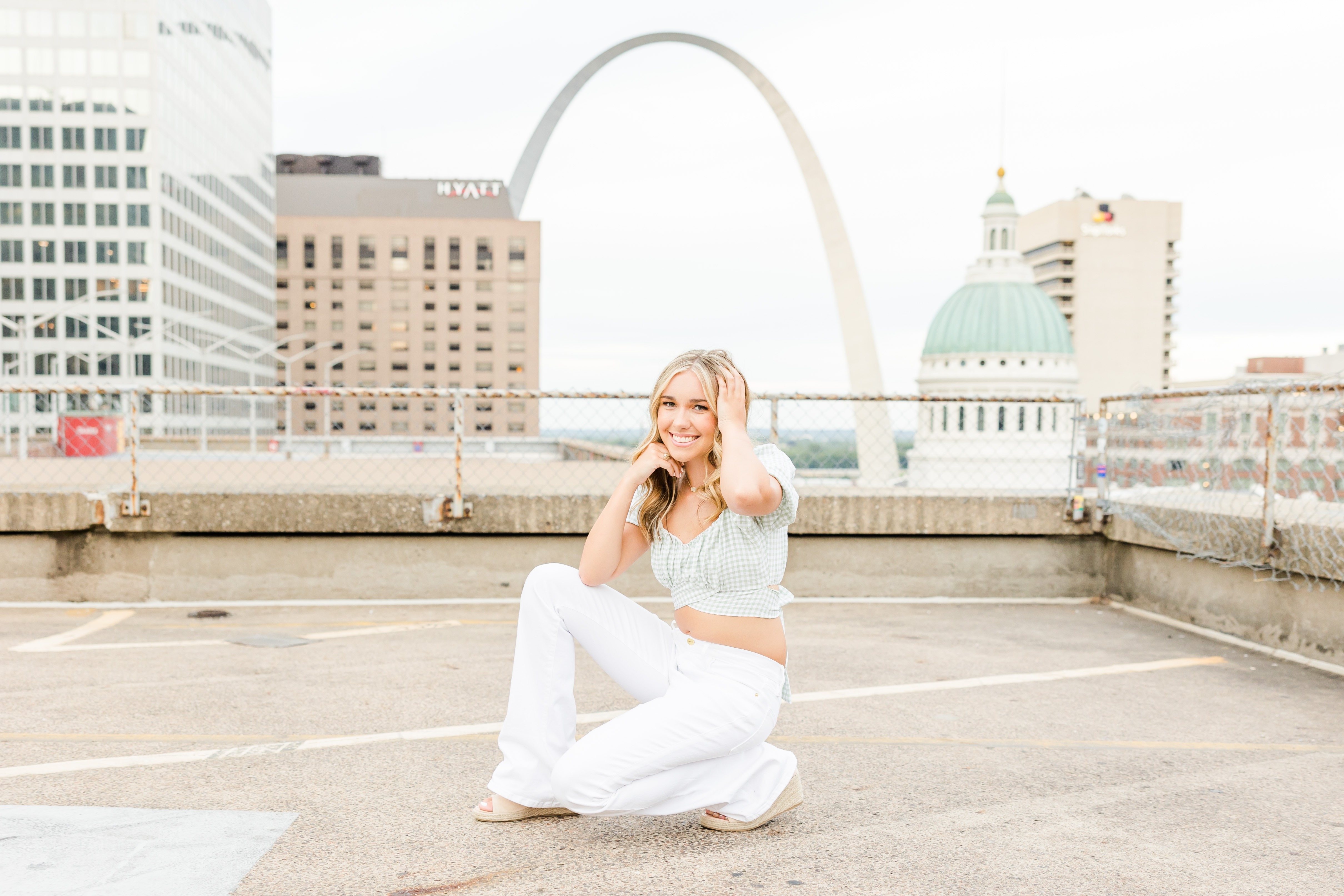 urban senior photos in St. Louis MO with the arch