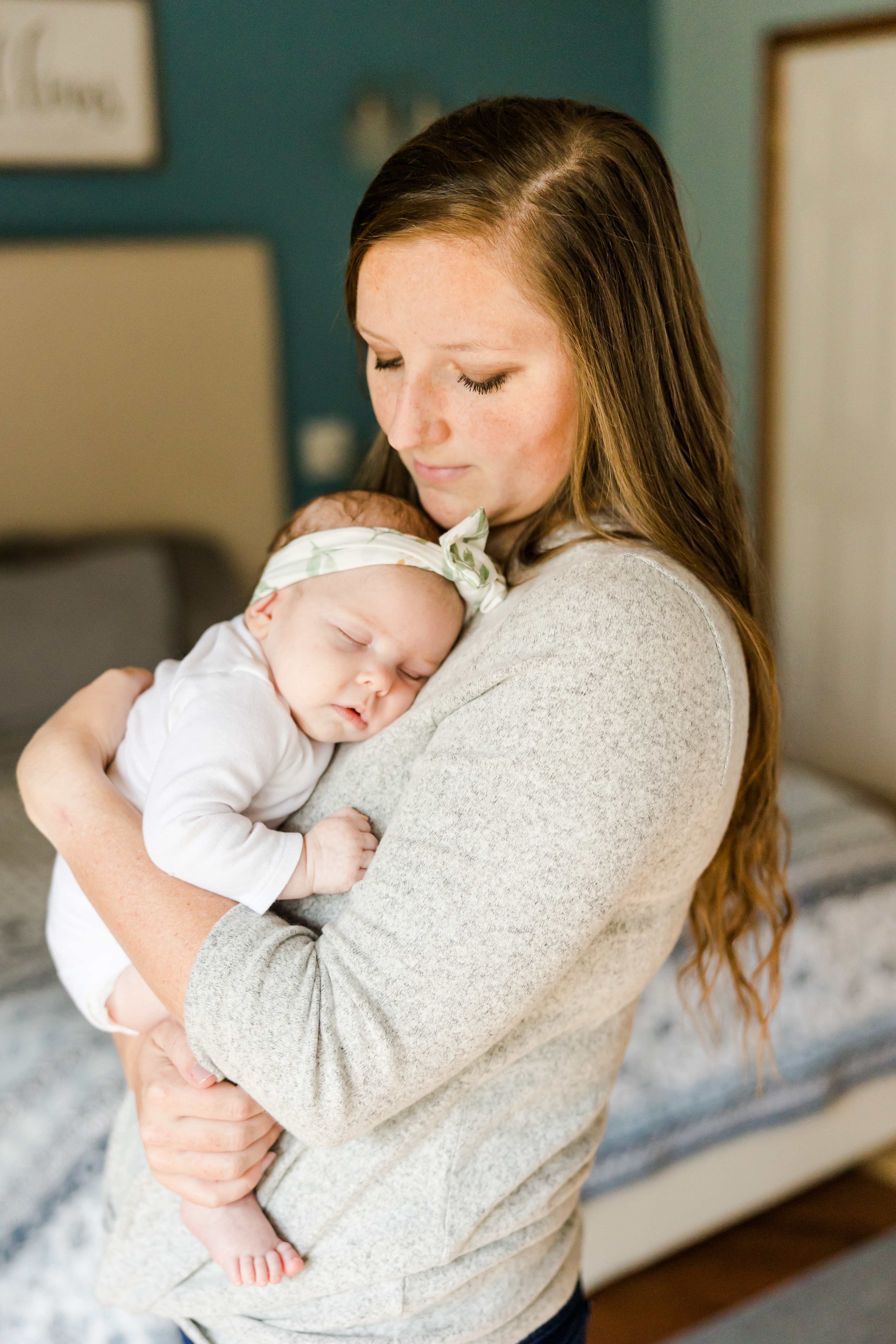 lifestyle newborn photographer