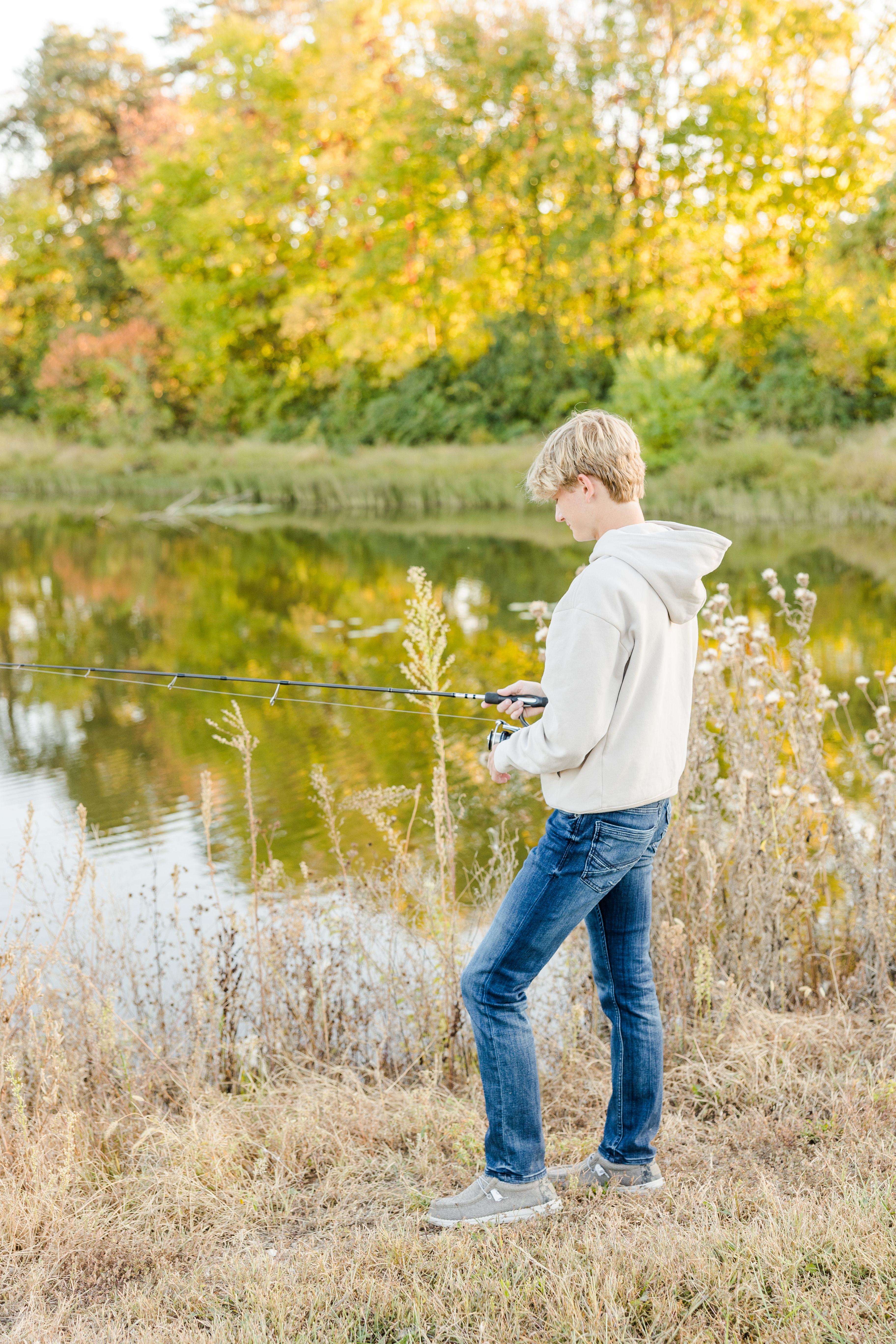 senior photos fishing