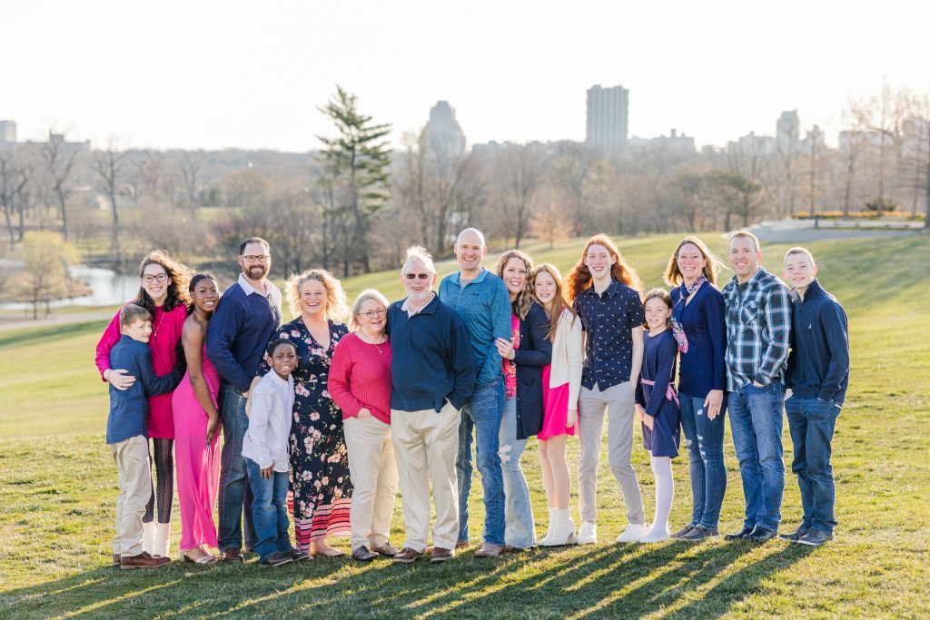 Extended family photographer St. Charles, Missouri